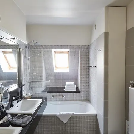 Binnenhof Hotel 4*