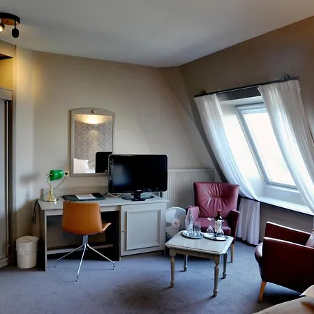 Hotel Binnenhof 4*