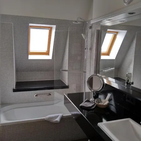 Hotel Binnenhof 4*